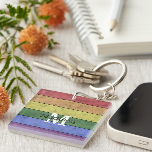 Vintage-LGBT-Flagge Stolz abgenutztes Regenbogen-M Schlüsselanhänger