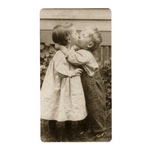 Vintage Liebe Foto Kinder Küssen im Garten (Vorne)