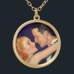 Vintage Liebe und Romantik, Retro Hollywood-Filme Vergoldete Kette<br><div class="desc">Vintage Illustration Liebe und Romantik Design mit einem hübschen Mann und einer schönen Frau,  die kurz davor ist zu küssen. Erinnert an die alte Zeit Hollywood Schauspieler und Schauspielerinnen in den Filmen.</div>