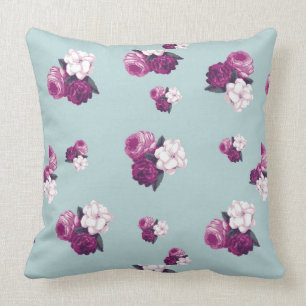 Vintage lila Blumen auf einer hellblauen Wurfkisse Kissen