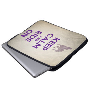 Vintage-Look Keep Calm and Ride On Pferd Laptopschutzhülle