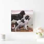 Vintage Mauermauer auf dem Neufundland-Platz Quadratische Wanduhr (Zuhause)