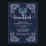 Vintage Menorah Chanukka Feier-Einladung Einladung<br><div class="desc">Gründen Sie Ihr Feiertags-Party weg vom Recht mit unserer eleganten blauen Chanukka-Feier-Party Einladung, die einen Vintagen Rahmen kennzeichnet, der ein hellblaues menorah Set auf einem Marineblauhintergrund mit moderner Typografie zur Schau stellt. Vergewissern Sie sich, dass alle Ihre Freunde und Familienmitglieder dort sind, mit Ihnen zu feiern diese Ferienzeit! Chanukka ist...</div>