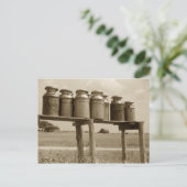 Vintage Milchkannen Postkarte (Stehend Vorderseite)