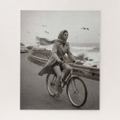 Vintage monochrome jigsaw puzzle description (Vertikal)