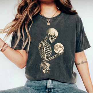 Vintage Moonlight Skeleton Holding Full Moon Gothi T-Shirt