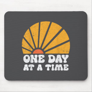 Vintage Motivationszitat Einen Tag nach dem Andere Mousepad