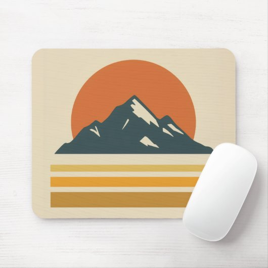 Vintage Mountain Mousepad – Retro Adventure Desk  (Mit Mouse)