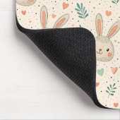 Vintage-Muster mit winzigen Hasengesichtern und Ro Mousepad (Ecke)