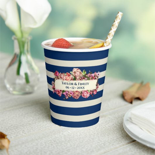 Vintage Nautic Navy Blue Stripes Blumenhochzeit Pappbecher (In Situ)
