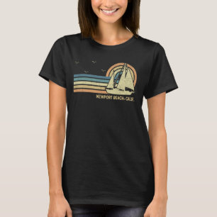 Vintage Newport Beach Kalifornien Segelboot T-Shirt