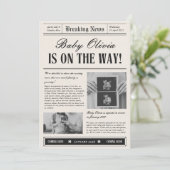 Vintage Newspaper Baby Announcement Invitation Einladung (Stehend Vorderseite)