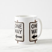 Vintage ONE WAY rusty street sign Kaffeetasse (VorderseiteRechts)