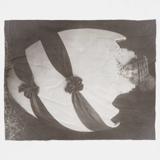 Vintage Ostereierdame Fleecedecke (Vorderseite (Horizontal))