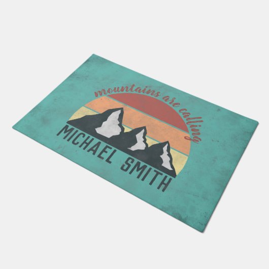 Vintage Pastellberge nennen Monogramm Fußmatte (Schrägansicht)