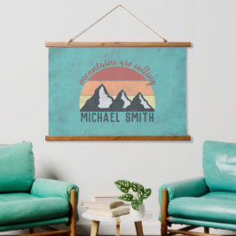 Vintage Pastellberge nennen Monogramm Wandteppich Mit Holzrahmen