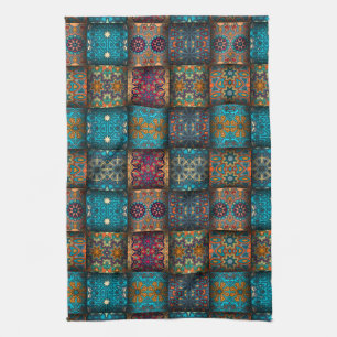 Vintage-Patchwork mit floralen Mandala-Elementen Handtuch