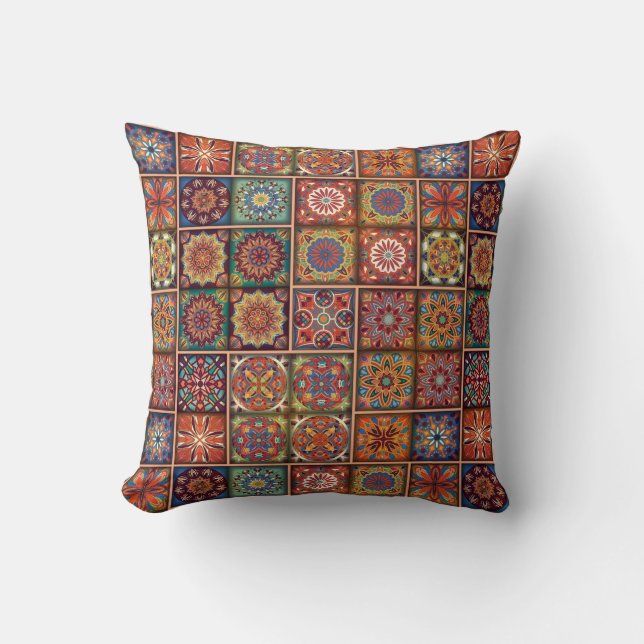 Vintage-Patchwork mit floralen Mandala-Elementen Kissen (Vorderseite)
