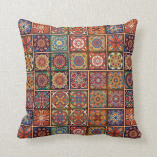 Vintage-Patchwork mit floralen Mandala-Elementen Kissen