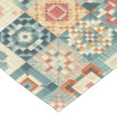 Vintage, patchworkartiger Quilt-Look Tischdecke (Schrägansicht)