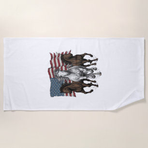 Vintage patriotische laufende Pferde Vektordesign_ Strandtuch
