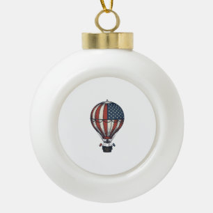 Vintage patriotisches Heißluftballon-Shirt Design_ Keramik Kugel-Ornament