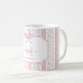 Vintage Pink Floral Coquette Bow Monogram Kaffeetasse (VorderseiteRechts)