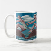 Vintage Pinups auf einer altmodischen Kaffeetasse (Links)