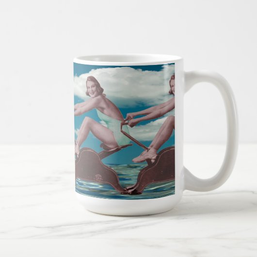 Vintage Pinups auf einer altmodischen Kaffeetasse (Rechts)
