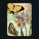 Vintage Postkarte mit Schmetterlingen und Blume Magnet<br><div class="desc">Dieses Bild einer Vintagen Postkarte mit Lavendel-Blume und bunten Schmetterlingen wurde von Vision Studio erstellt. Ein großartiges Stück,  das an jeder Wand phantastisch würde. Bestelle noch heute!</div>