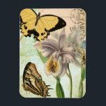 Vintage Postkarte mit Schmetterlingen und Blume Magnet<br><div class="desc">Dieses Bild einer Vintagen Postkarte mit Lavendel-Blume und bunten Schmetterlingen wurde von Vision Studio erstellt. Ein großartiges Stück,  das an jeder Wand phantastisch würde. Bestelle noch heute!</div>