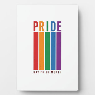 Vintage Pride Month Regenbogen-Typografie-Shirt-De Fotoplatte