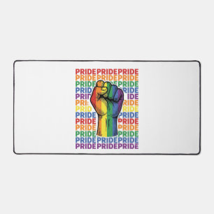 Vintage Pride Raised Fist Regenbogen-Shirt Design_ Schreibtischunterlage