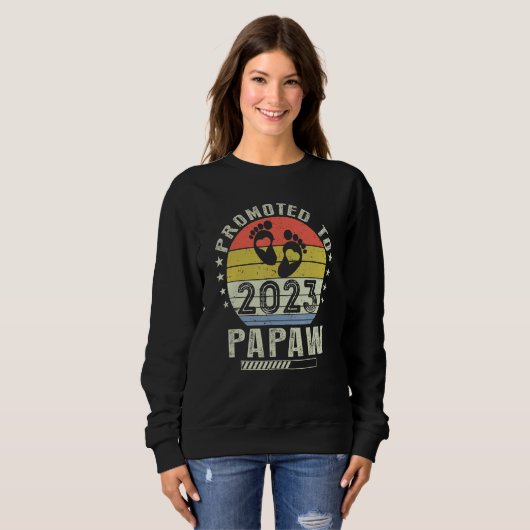 Vintage Promoted To Papaw 2023 Sweatshirt (Vorne ganz)