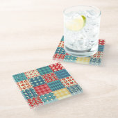 Vintage-Quilt: Patchwork-Hintergrundmuster. Glasuntersetzer (Schrägansicht)