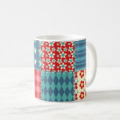 Vintage-Quilt: Patchwork-Hintergrundmuster. Kaffeetasse (VorderseiteRechts)