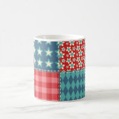 Vintage-Quilt: Patchwork-Hintergrundmuster. Kaffeetasse (Mittel)