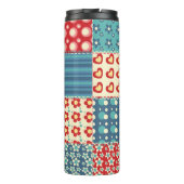 Vintage-Quilt: Patchwork-Hintergrundmuster. Thermosbecher (Rückseite)