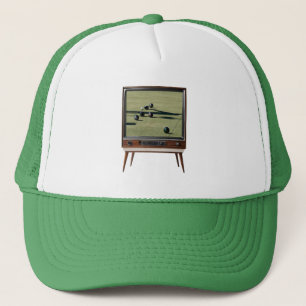 Vintage Rasenschalen im analogen Fernsehen, Truckerkappe