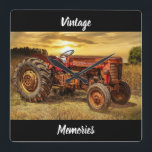 Vintage Red Farm Tractor Quadratische Wanduhr<br><div class="desc">Vintage</div>