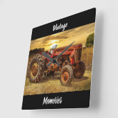 Vintage Red Farm Tractor Quadratische Wanduhr (Winkel)