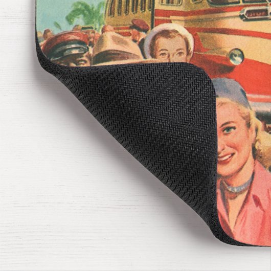 Vintage Reisende am Busbahnhof Mousepad (Ecke)