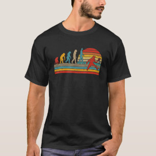 Vintage Retro Evolution Tennisspieler spielt T-Shirt
