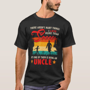Vintage Retro I Liebe mehr als Fußball ist ein T-Shirt