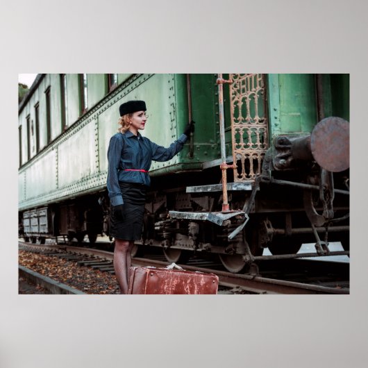 Vintage Retrofrau am Bahnhof Poster (Vorne)
