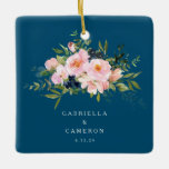 Vintage Romantik Florals bei Blue Wedding  Keramikornament<br><div class="desc">Personalisierte Vintage Romantik Florals in Blue Wedding Weihnachten Keramik Ornament</div>