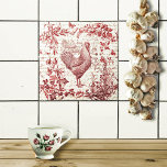 Vintage Rooster Rooster Roter Toile Blumenschrift Fliese<br><div class="desc">Alte Vintage Gravur / Gravur eines Hahn,  Pflanze,  Blume,  Insekten und Schmetterlinge mit Kalligraphie im Hintergrund,  perfekt für rustikale Dekoration</div>