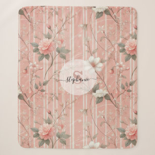 Vintage-Rose auf gestreiftem rosa Hintergrund Sherpadecke