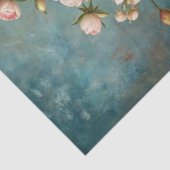 Vintage Rose mit Schambeinröte in blauer Vase Seidenpapier (Detail)