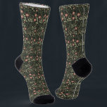Vintage Rosen mit Blumenmuster auf schwarzem Morri Socken<br><div class="desc">Ein Blumenmuster aus Morris,  basierend auf rosa wilden Rose auf schwarzem Hintergrund: "Sweet Briar" von John Henry Dearle (1859-1932),  aus c. 1912,  jetzt öffentlich zugänglich.</div>